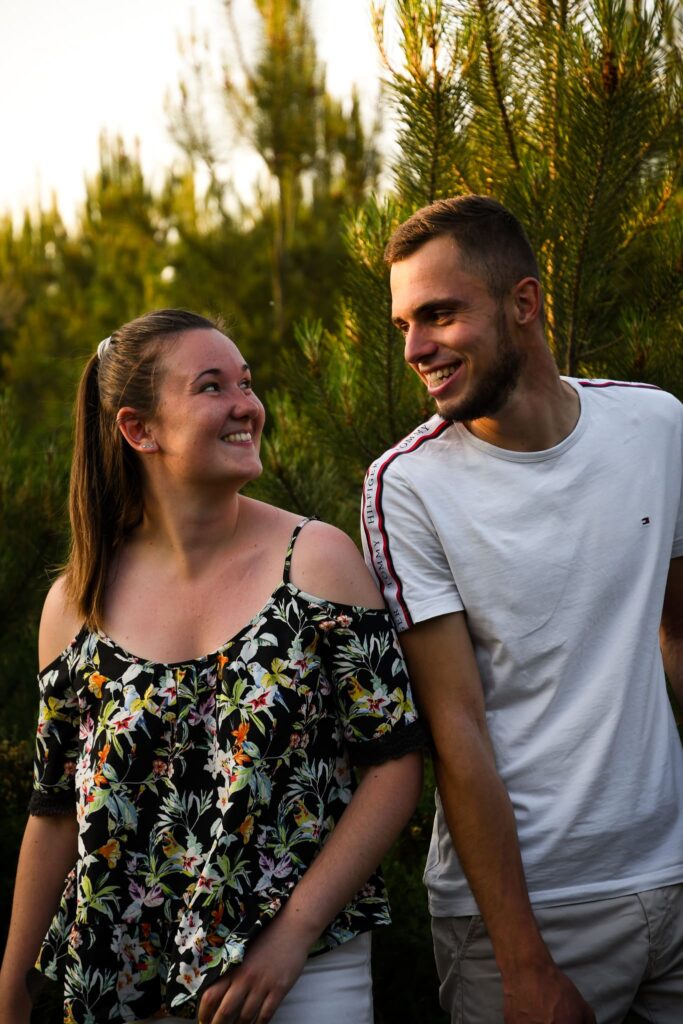 photo couple en forêt